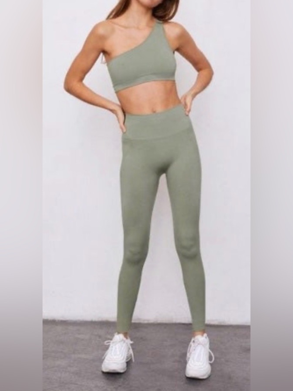 SET ACTIVE Sculptflex Ribbed Shoulder Bra (XS) & Legging (S) Set- Olive Green